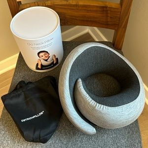 New and unused Ostrich Pillow for travel